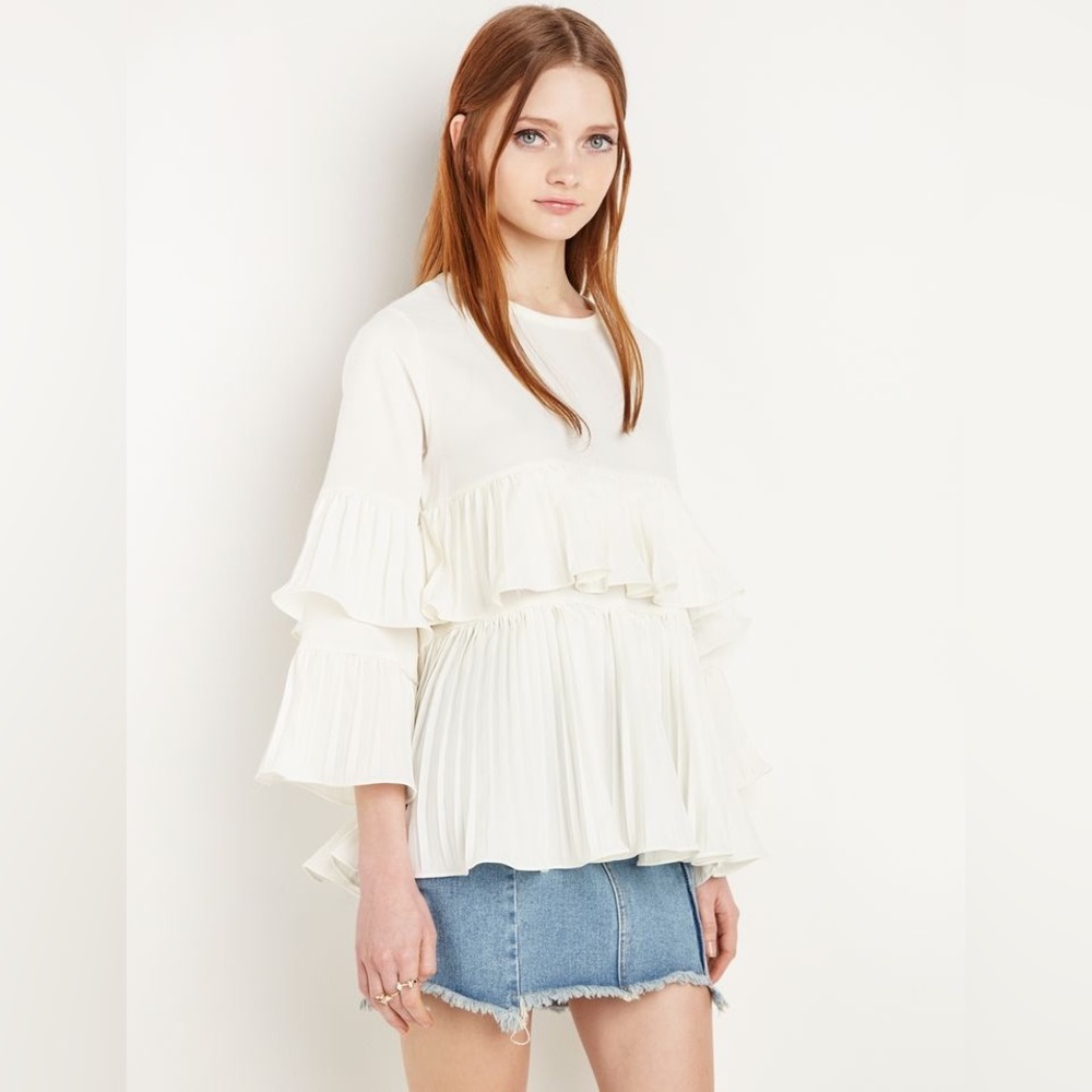 Pixie Market cream long sleeve ruffle oversized blouse Sz S/M